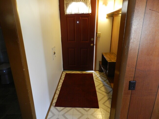 Entrance - 515 Sterling Ave Unidad UpStairs