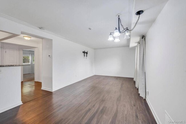 Photo - 109 Pointe Cir S