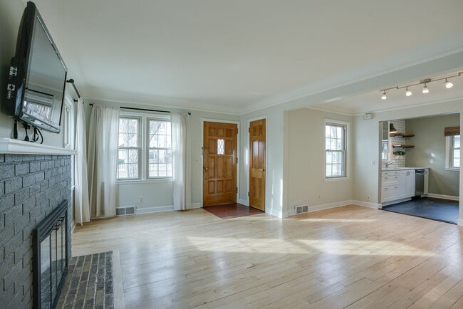 Photo - 3748 Perry Ave N