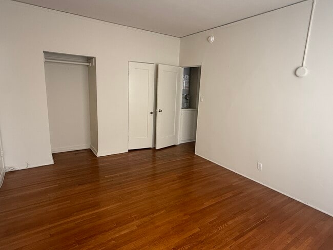 Photo - 519 N Hayworth Ave