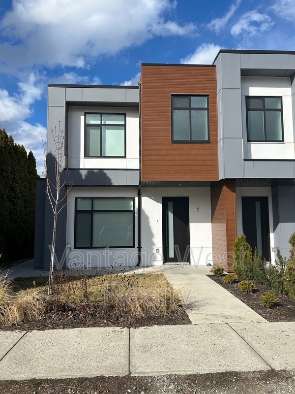 Building Photo - 830-830 Lawson Ave