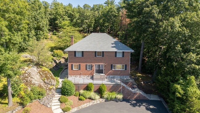 Photo - 12 Parkway Dr