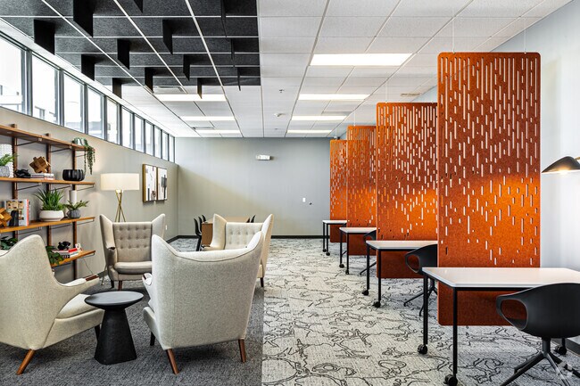 Coworking Lounge - Walnut Tower Apartments