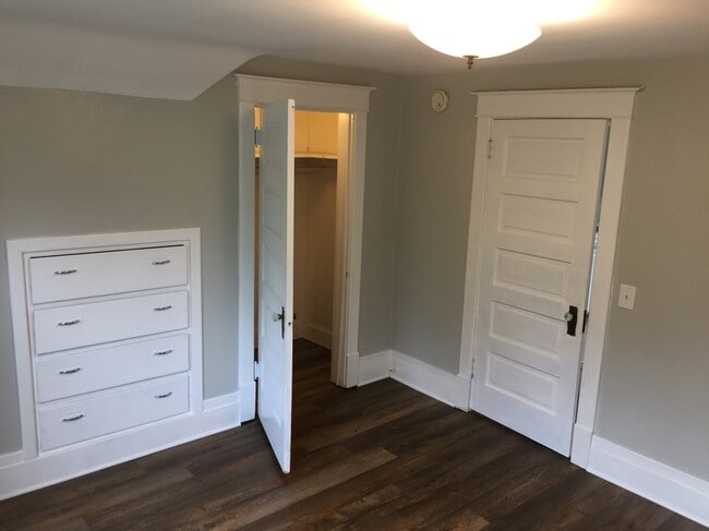 bedroom 1A - 721 Locust St Unit 5