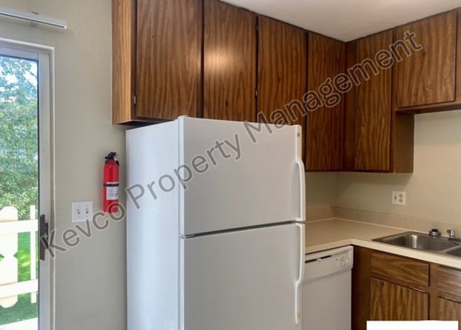 Photo - 1024 E Swallow Rd Unidad C321