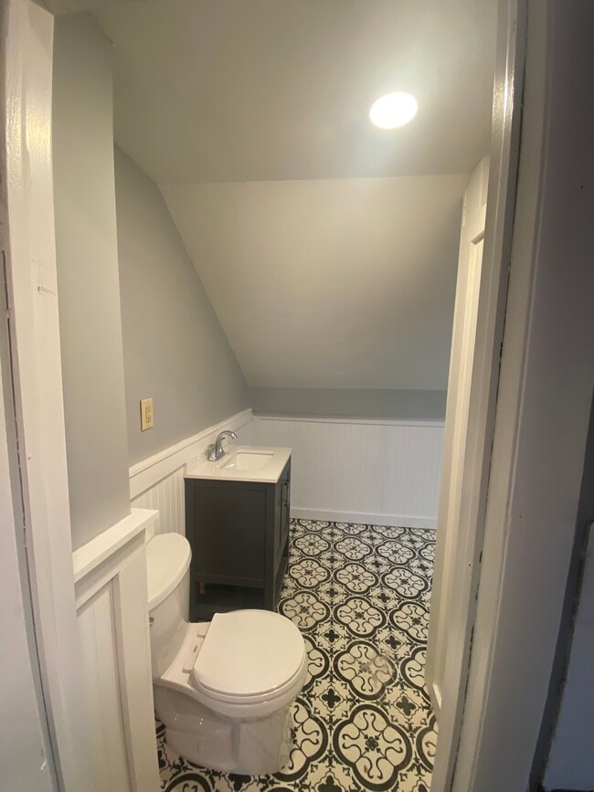 Building Photo - 55 Chase St Unit 2 Rental