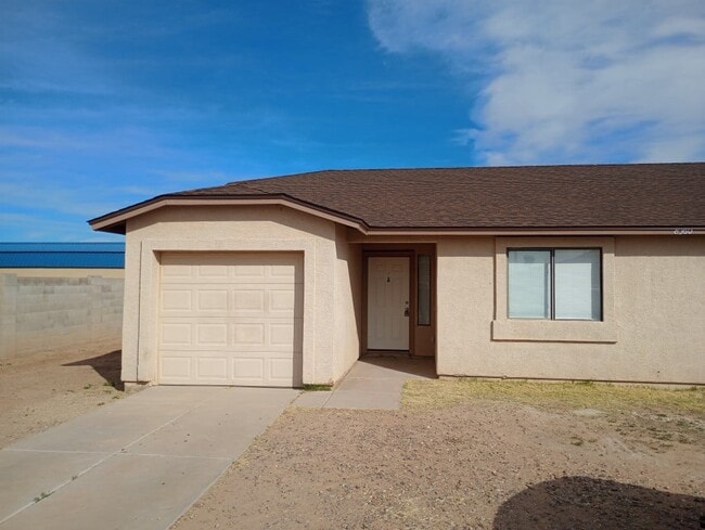 Photo - W Mystery Drive