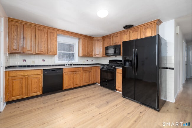 Photo - 481 Bunker Hill Ave