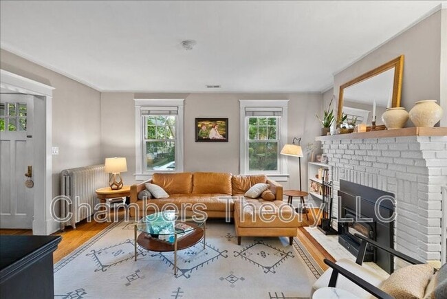 Photo - 23 E Walnut St