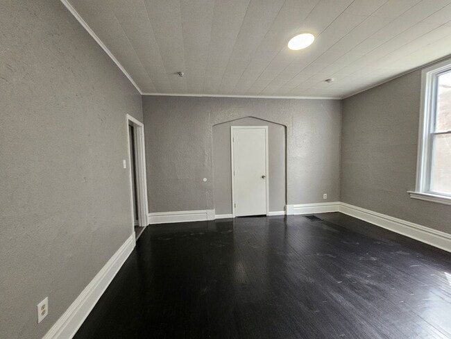 Photo - Newl updated 2 bedroom 1 bath located in Carrick!