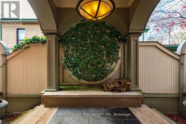 Photo - 173 Balmoral Ave