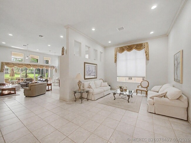 121 Orchid Cay Dr