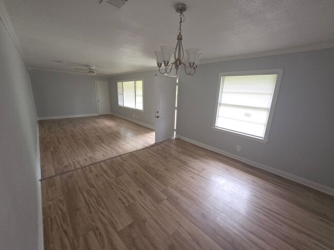 Building Photo - 3133 Monticello Dr