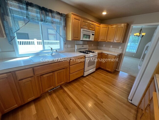 Photo - 2 bed, 2 bath townhouse near Avondale Golf Course!