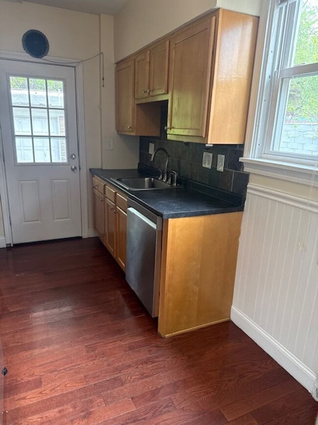 Photo - 4 Bedroom/ 1 Bath Single Family Home Pittsburgh, PA 15217