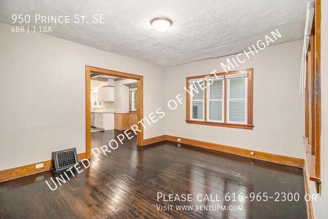 Photo - 950 Prince St SE