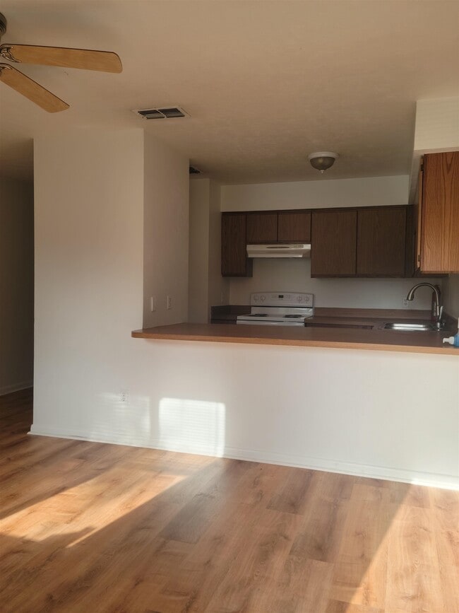 Photo - 2605 Dobbs Rd Unit D