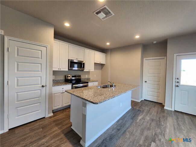 Photo - 1137 Gracie Wy