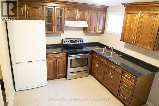 Photo - 1885 Rosefield Rd