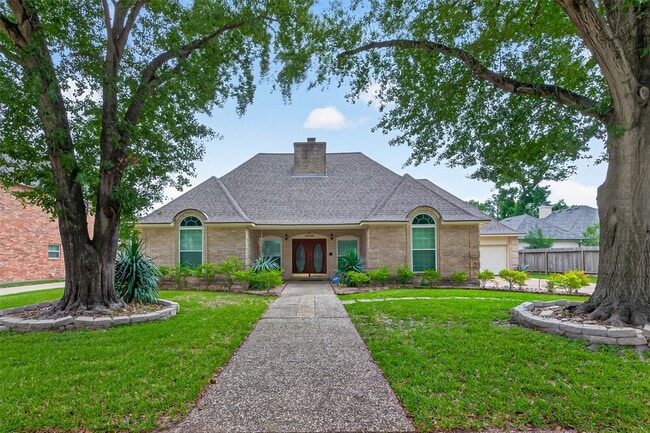 Building Photo - 15106 Dawnbrook Dr