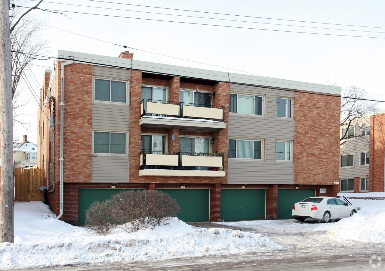 Webber Apartments - Webber Apartments