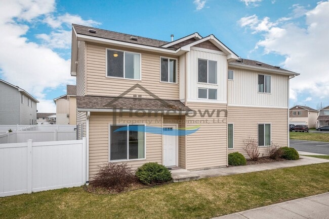 Photo - Townhouse Style Home with 3 Bedrooms, 2.5 Bathrooms, and a 2-Car Attached Garage Available in Coe...