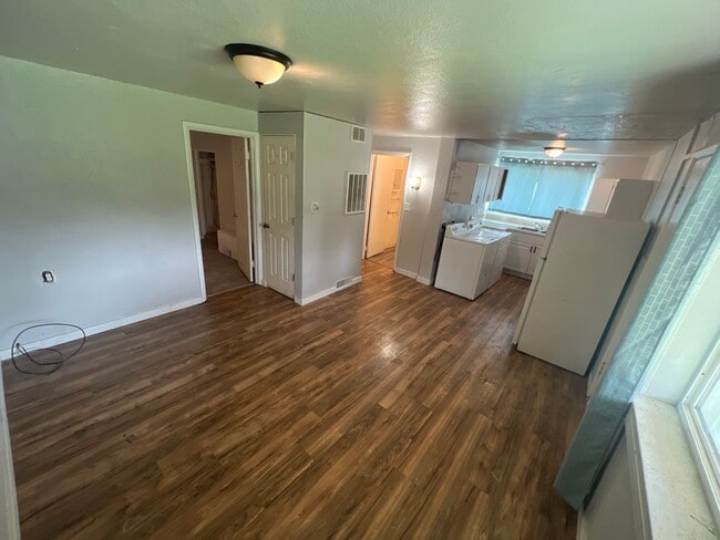 Building Photo - Cleveland Unit Cleveland #4