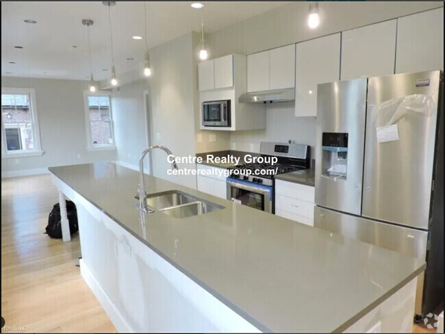 Building Photo - 40 Bow St Unit 1 Rental