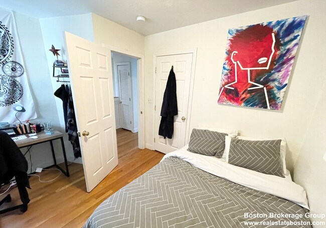 Photo - 147 Marcella St