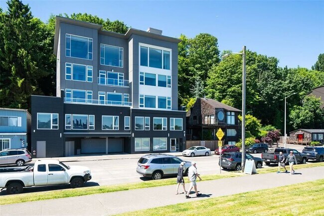 Photo - 1709 Harbor Ave SW Unit 300