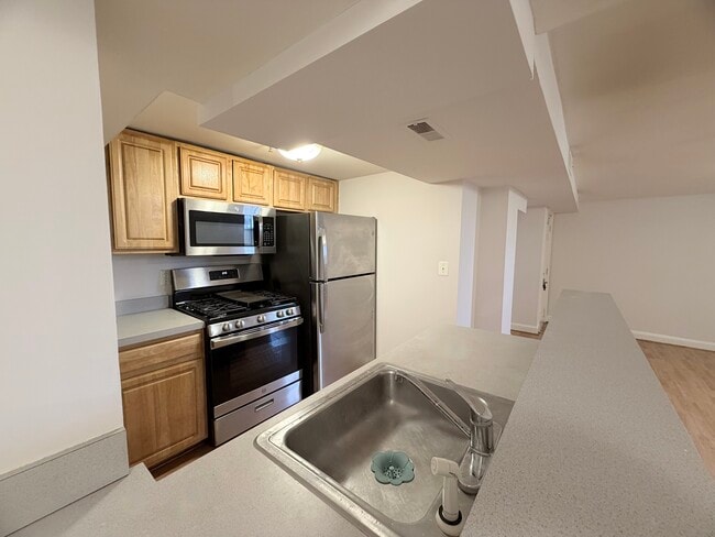 Building Photo - 330 Rhode Island Ave NE Unit 10