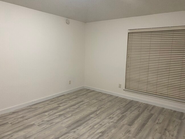 Photo - 3865 Suffolk Ln