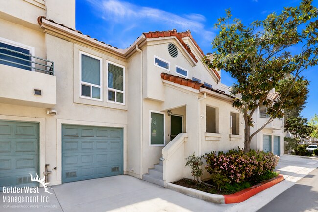 Photo - Bright and Modern 2Bdm 2Ba Townhome with Private Patio in Scripps Ranch!