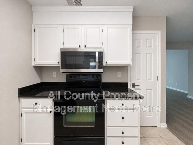 Photo - 130 Holcomb Ferry Rd