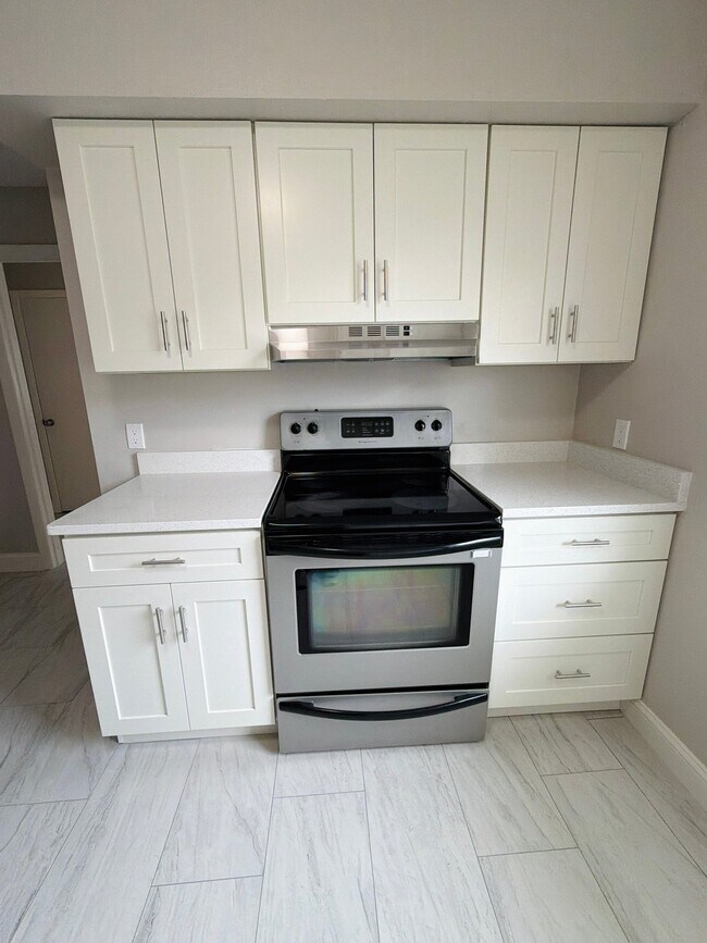 536 Pinewood Ave Unit 2