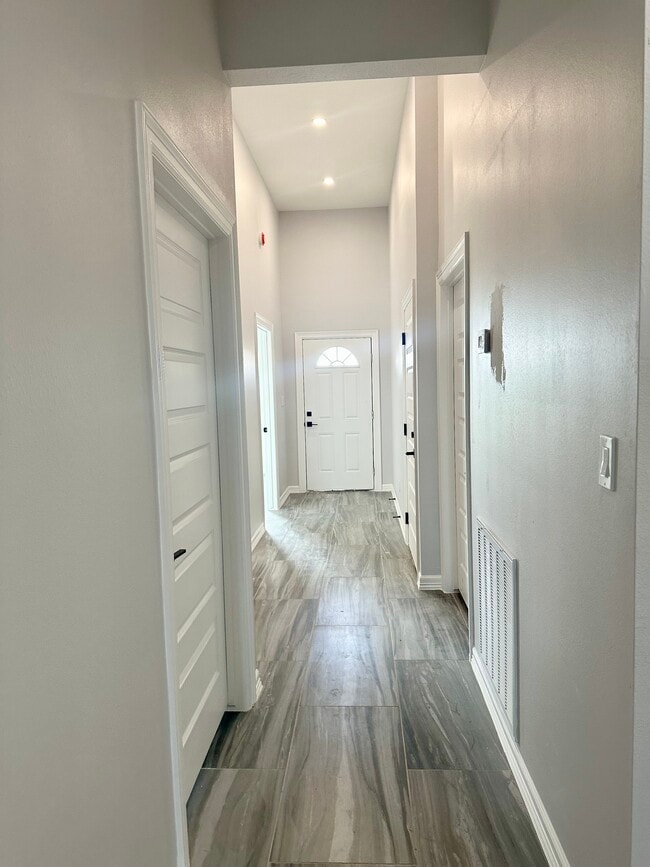 Photo - 1002 Escondido Ln E Unit Duplex Escondido