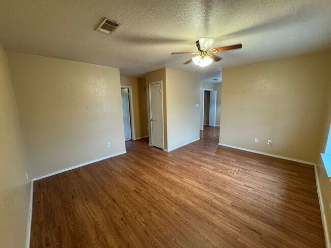 Photo - 1603 Cedarhill Dr Unidad # D