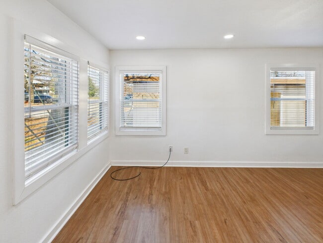 Photo - 607 Foch St Unit B