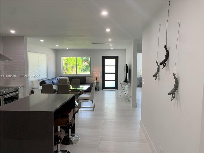 Photo - 1546 Van Buren St