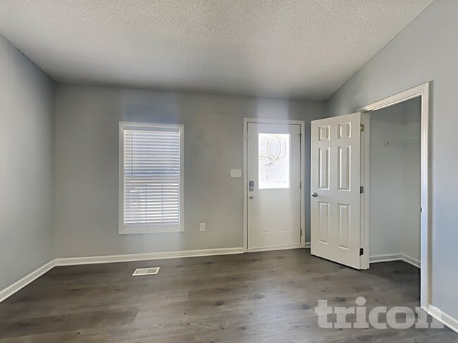 Photo - 5130 Daffodil Ln