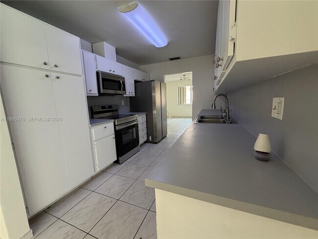 Photo - 6895 Loch Ness Dr