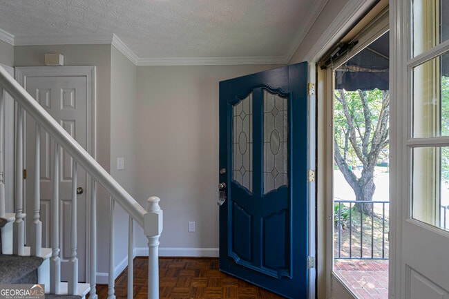 Photo - 3165 Henderson Walk