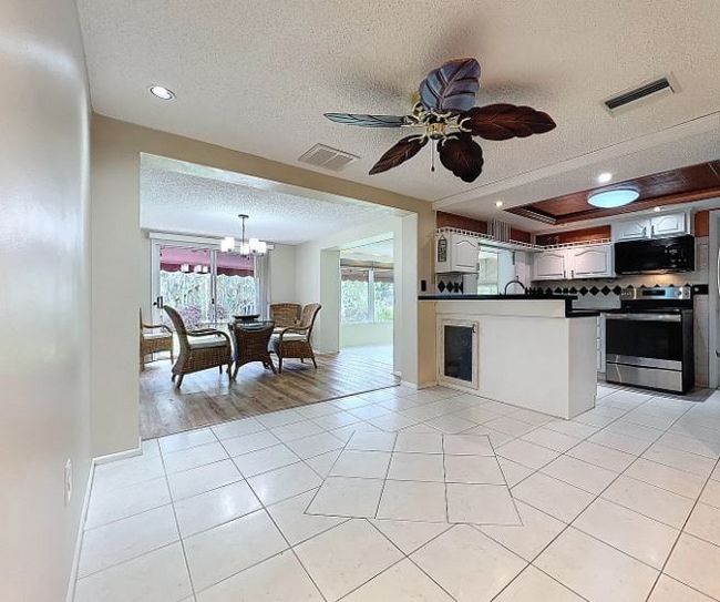 Photo - 12504 Stagecoach Ln