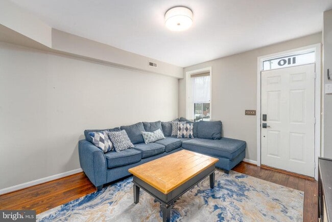 Building Photo - 110 Birckhead St