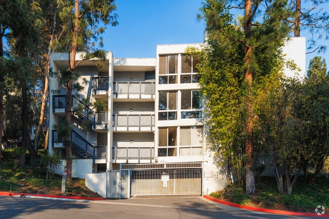 Photo - The Estates Condominium