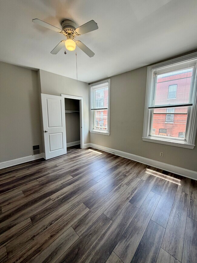 Photo - 4047 Sansom St