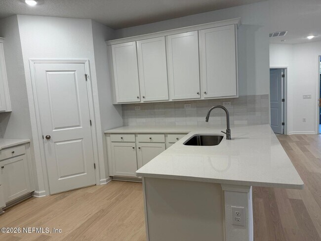 Photo - 624 Farmfield Dr