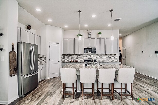 Photo - 688 Bridgestone Way