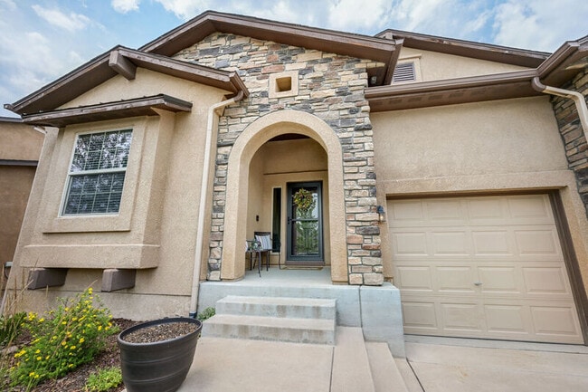 Building Photo - 6134 Rennert Dr