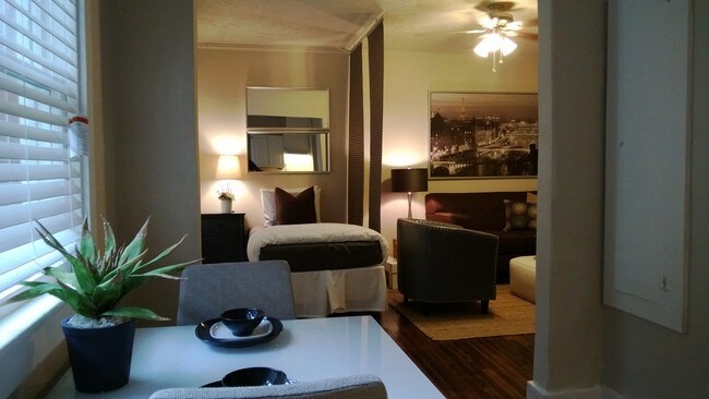 Holman Dining Area - 1624 Holman